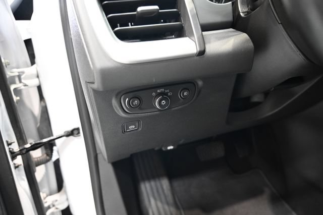 Used 2023 GMC Terrain SLT FWD image 25
