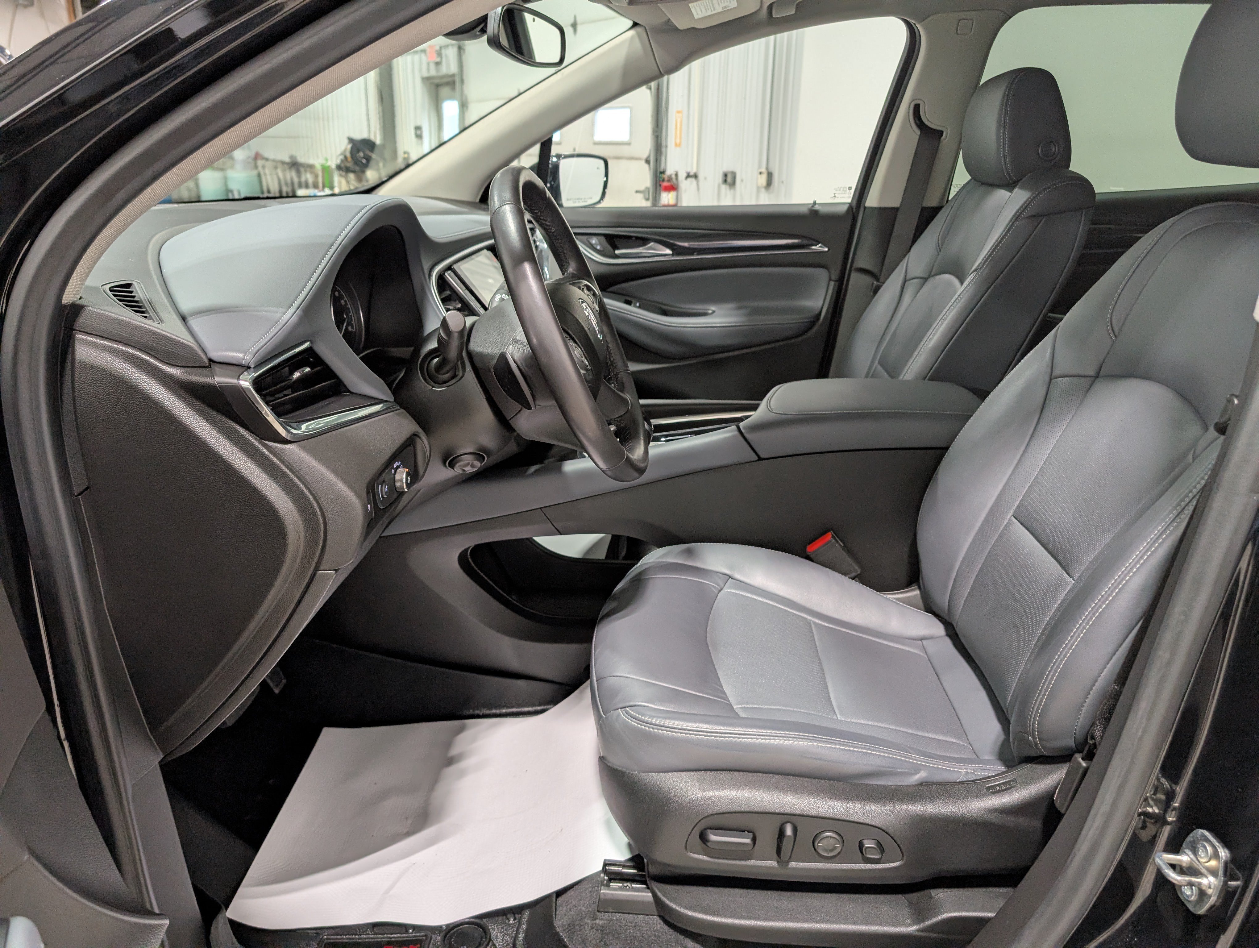 Used 2020 Buick Enclave Premium w/ Sun and Sites Package AWD/4WD image 13