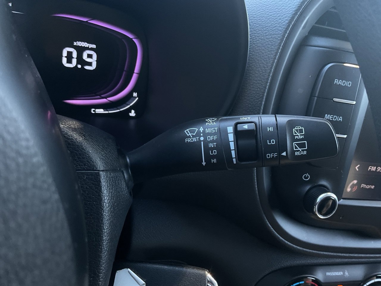 Used 2025 Kia Soul LX w/ LX Technology Package FWD image 36