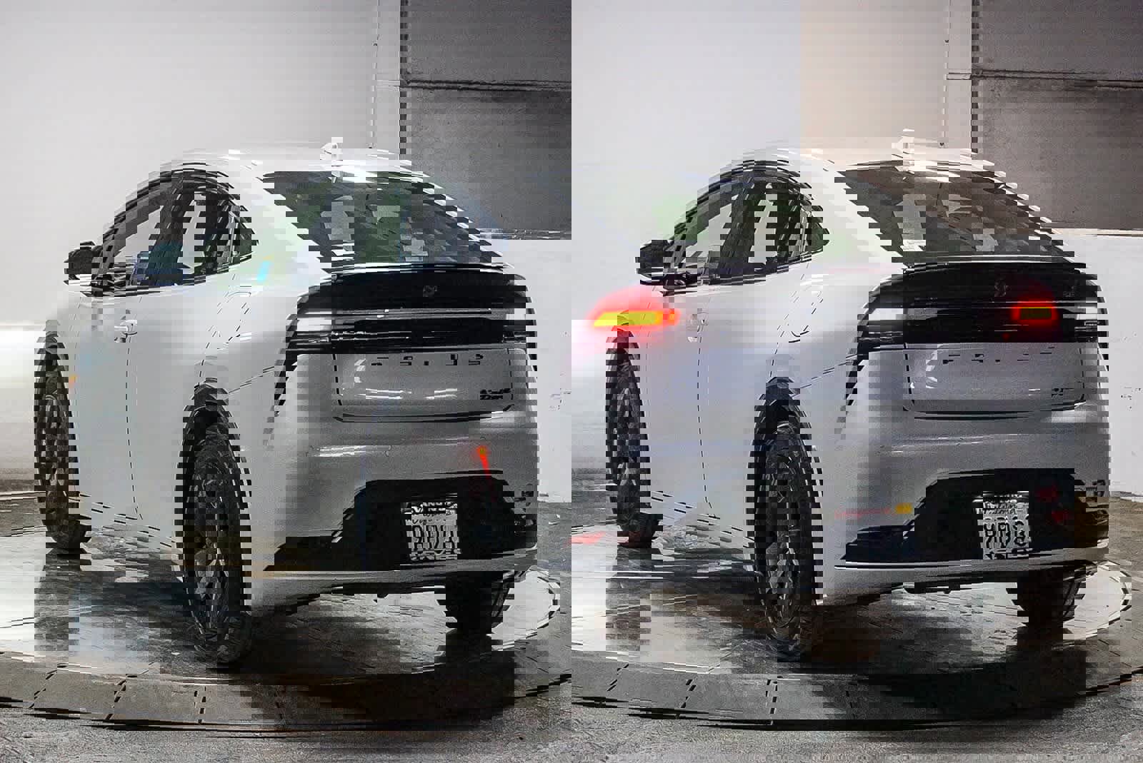 Used 2023 Toyota Prius Prime XSE Premium image 8