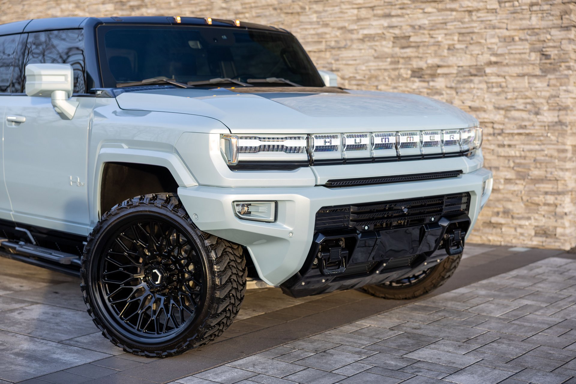 Used 2024 GMC Hummer EV 3X w/ Extreme Off-Road Package image 3