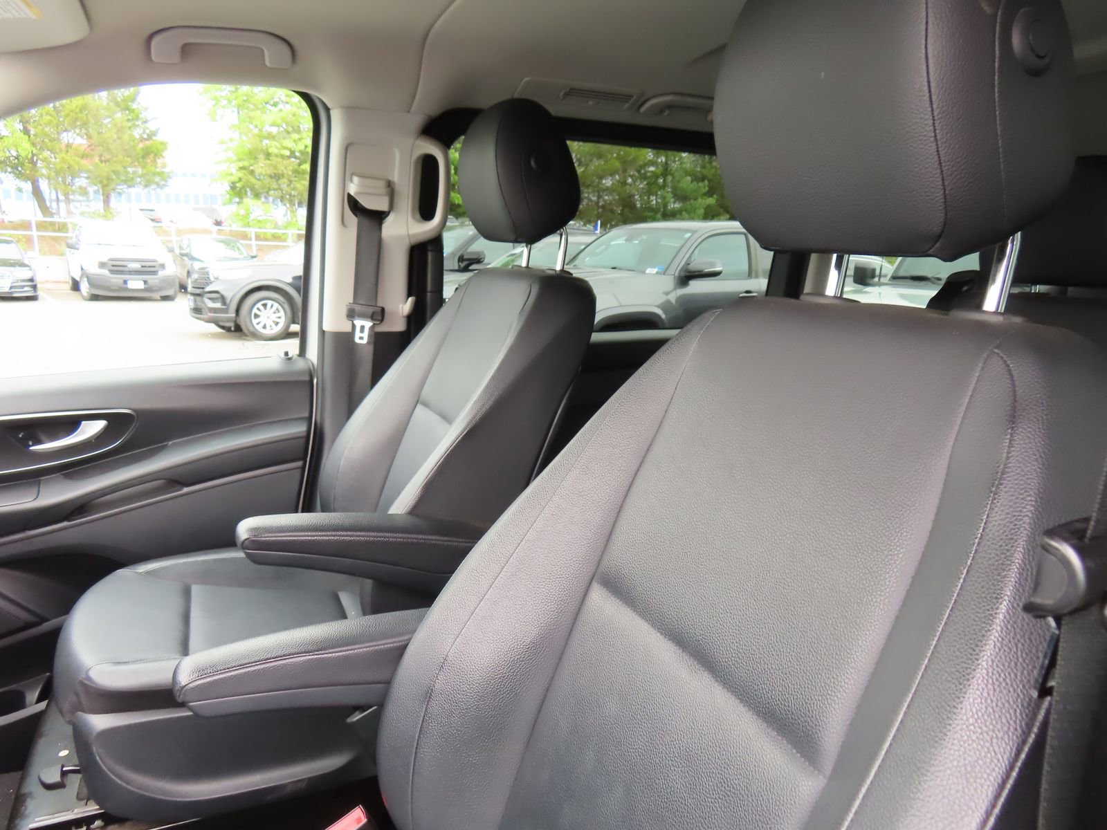 Used 2016 Mercedes-Benz Metris Passenger image 26