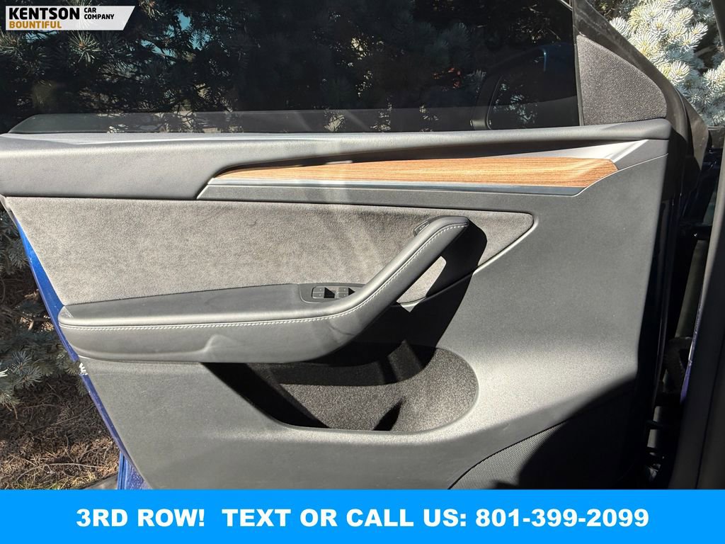 Used 2024 Tesla Model Y Long Range AWD/4WD image 19