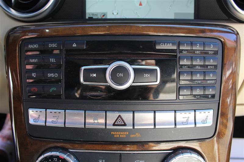 Used 2015 Mercedes-Benz SLK 250 w/ Premium Package image 27