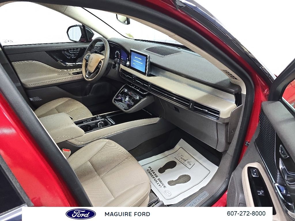 Used 2022 Lincoln Corsair AWD w/ Equipment Group 101A image 18
