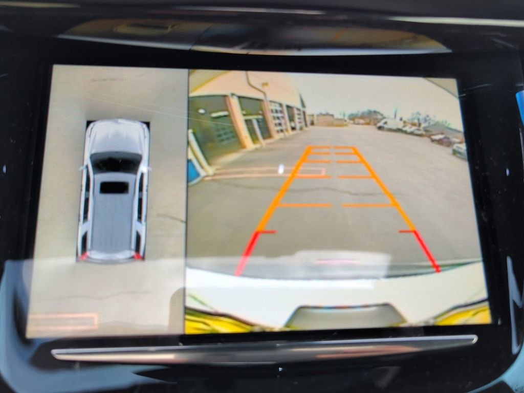 Used 2016 Cadillac Escalade Platinum image 21