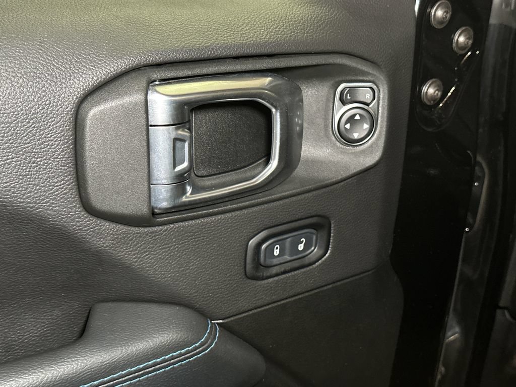 Used 2022 Jeep Wrangler Unlimited Rubicon 4xe w/ Cold Weather Group AWD/4WD image 16