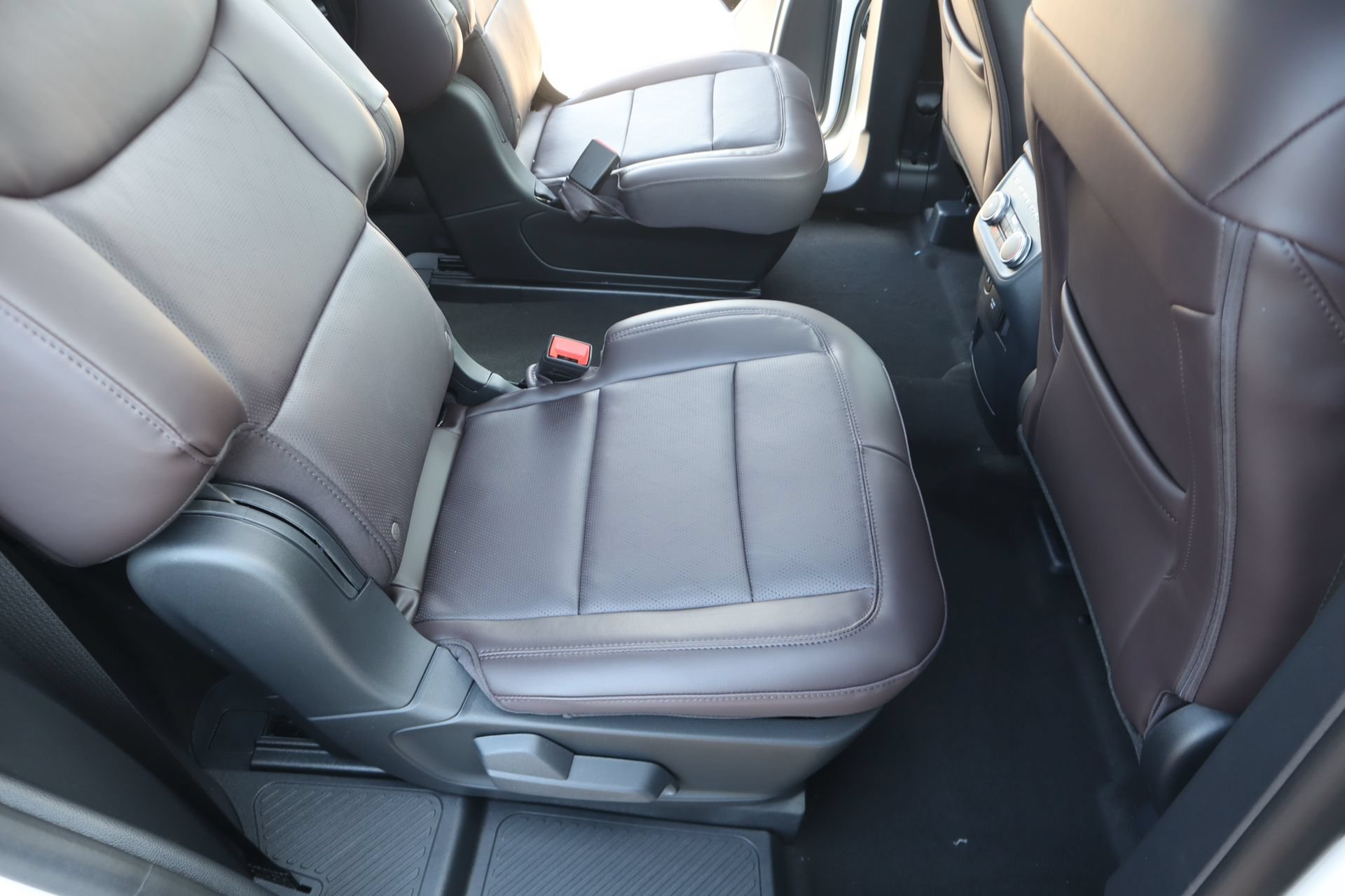 New 2026 Ford Explorer Platinum RWD image 16
