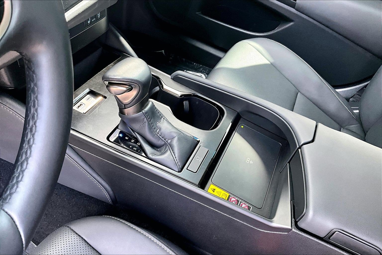 Used 2024 Lexus ES 350 w/ Premium Package image 17