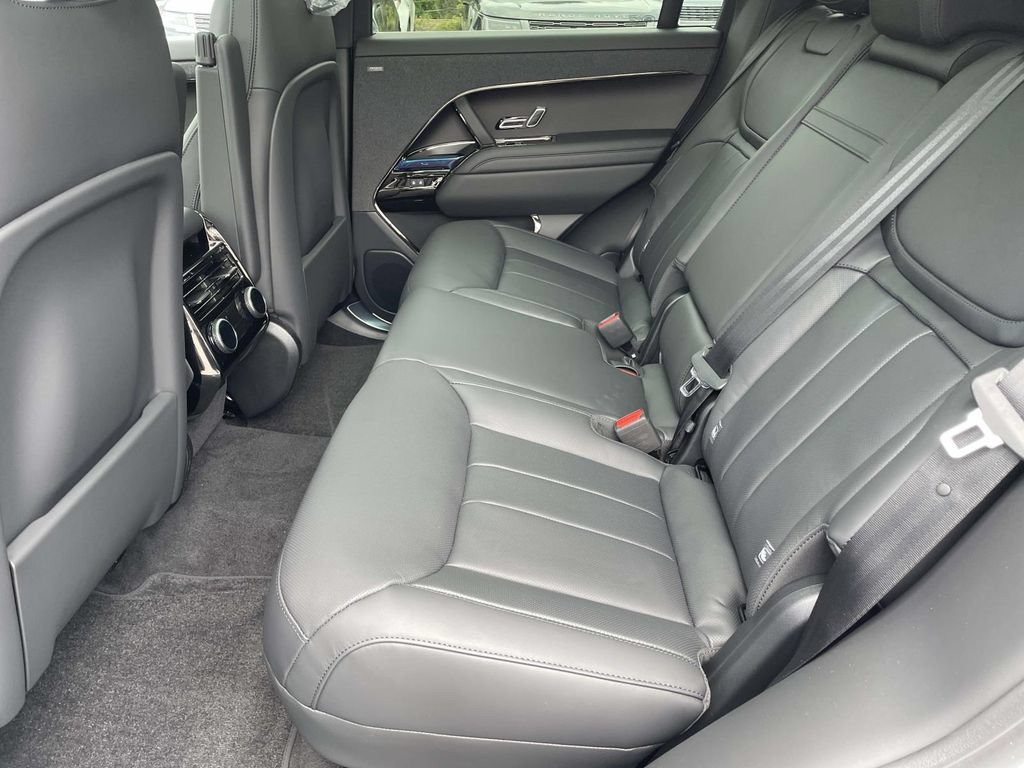 New 2026 Land Rover Range Rover Sport Dynamic SE AWD/4WD image 16
