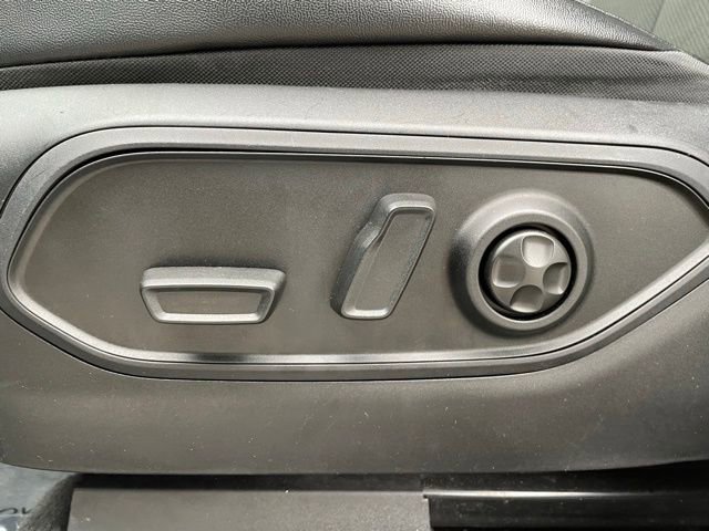 Used 2023 Jeep Grand Cherokee Altitude image 11