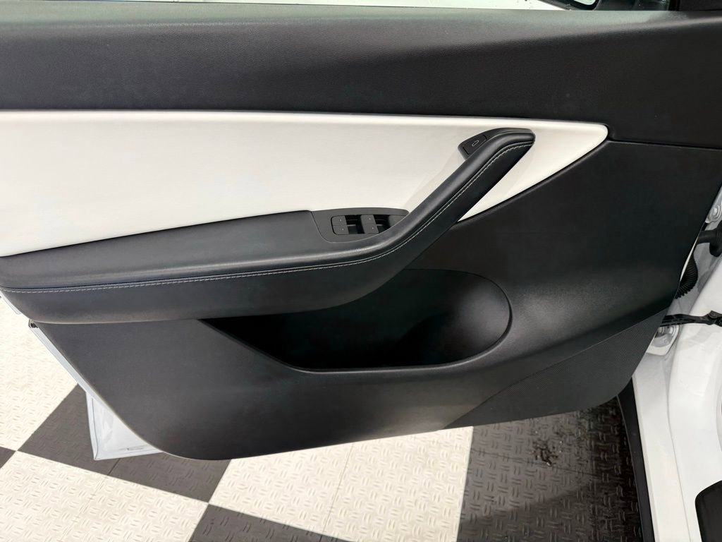 Used 2021 Tesla Model Y Long Range AWD/4WD image 14