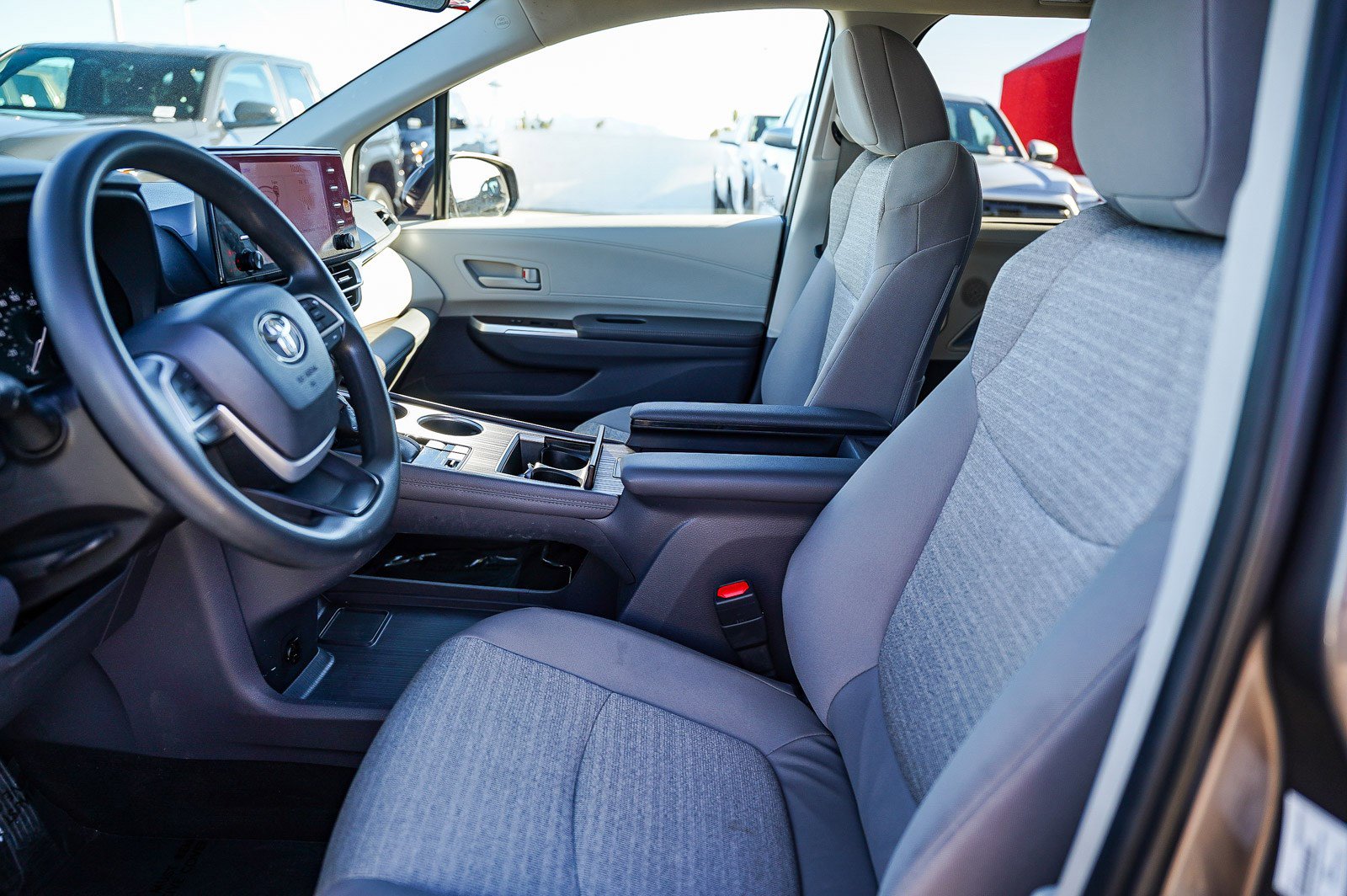 Certified 2021 Toyota Sienna LE image 18