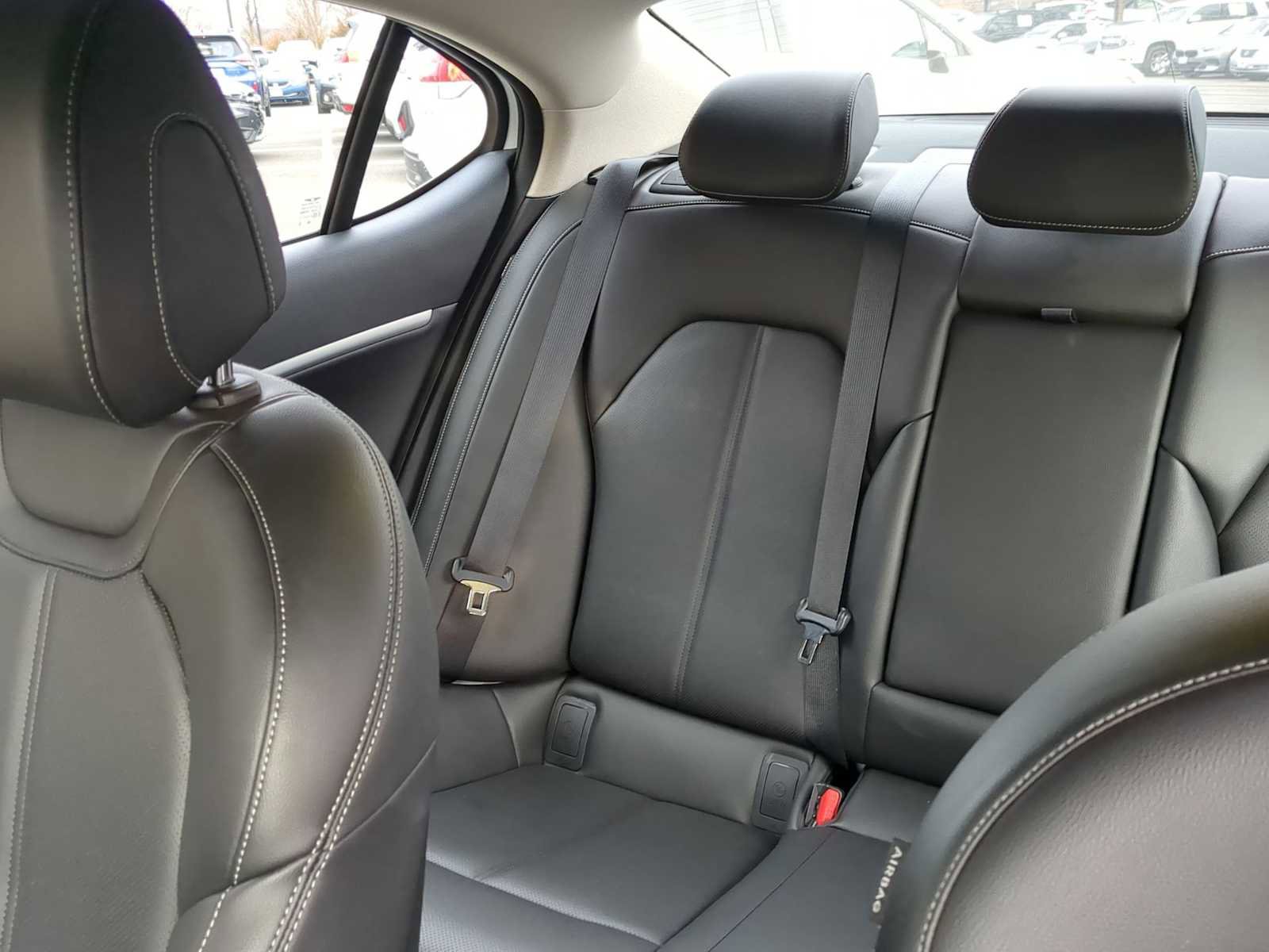 Used 2024 Genesis G70 2.5T image 5