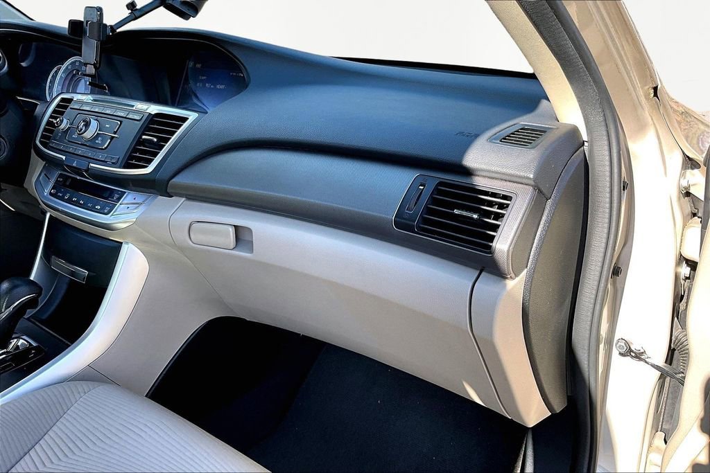 Used 2015 Honda Accord LX image 18