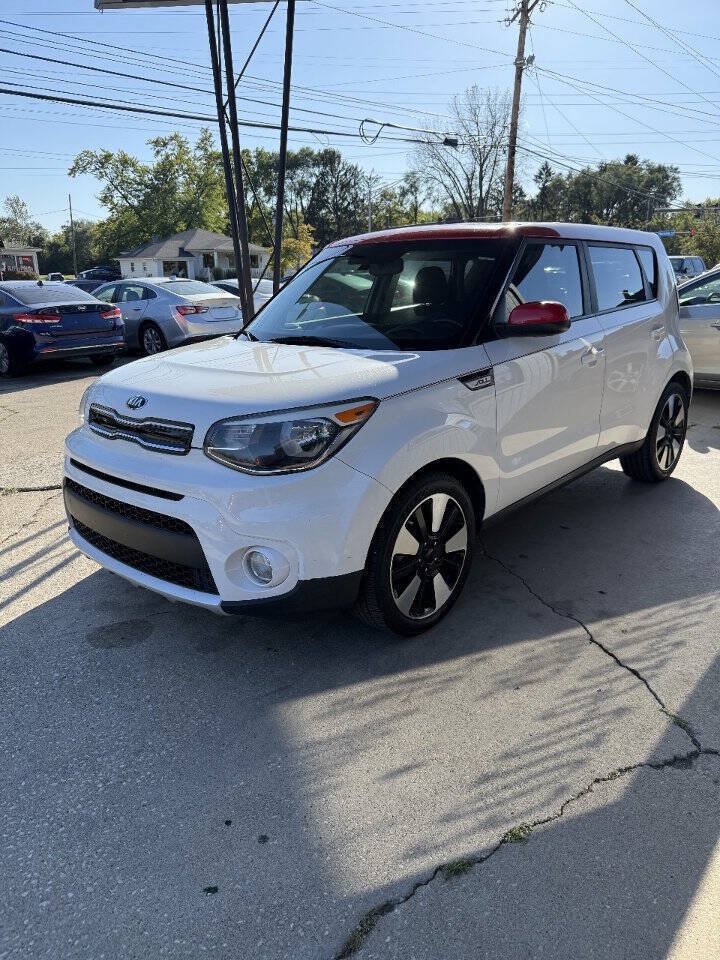 Used 2017 Kia Soul + w/ Designer's Package FWD image 3