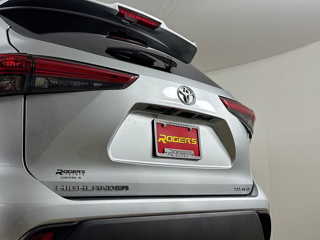 Certified 2023 Toyota Highlander XLE image 23