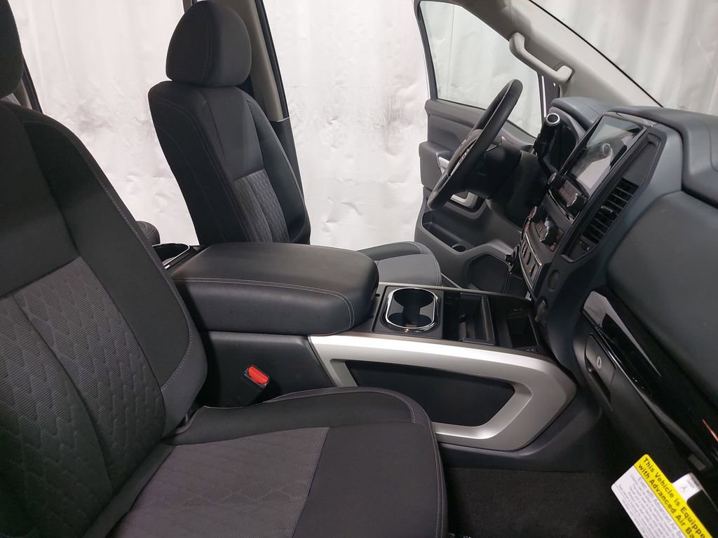 Certified 2024 Nissan Titan SV w/ SV Convenience Package image 10