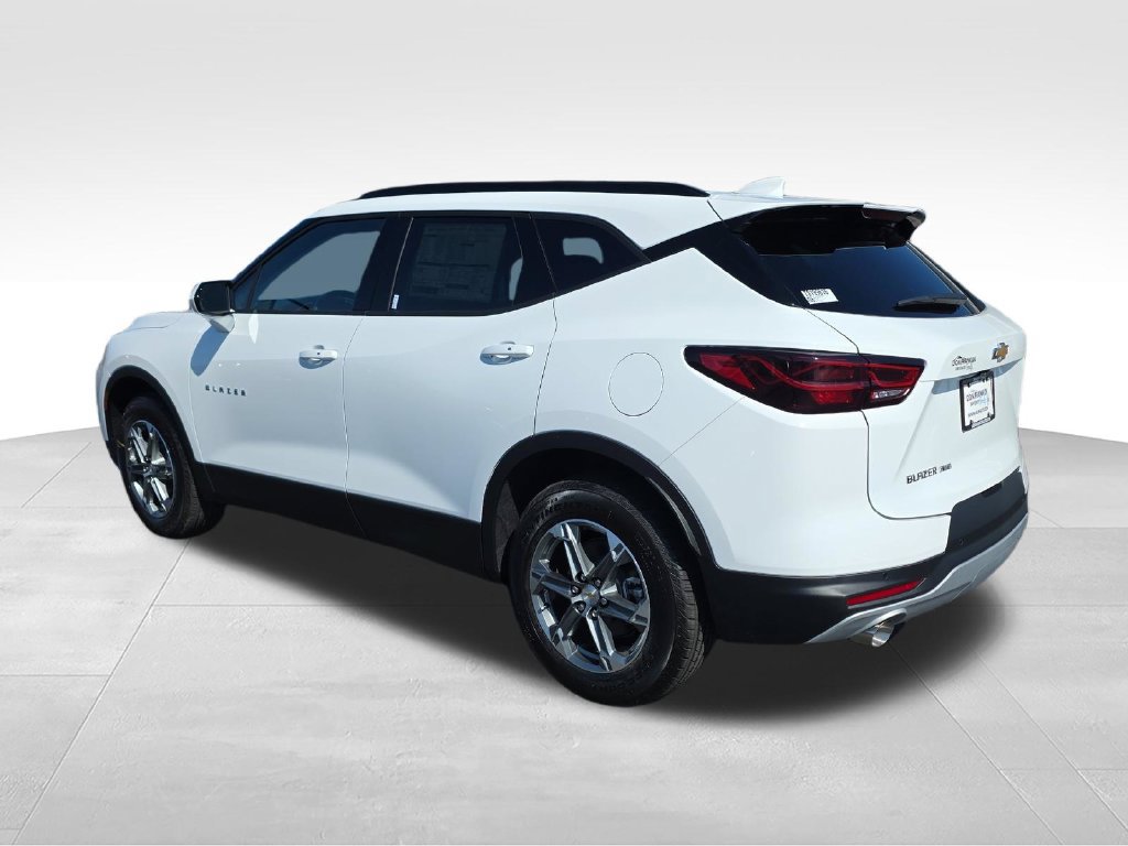 New 2026 Chevrolet Blazer LT w/ Convenience Package AWD/4WD image 3