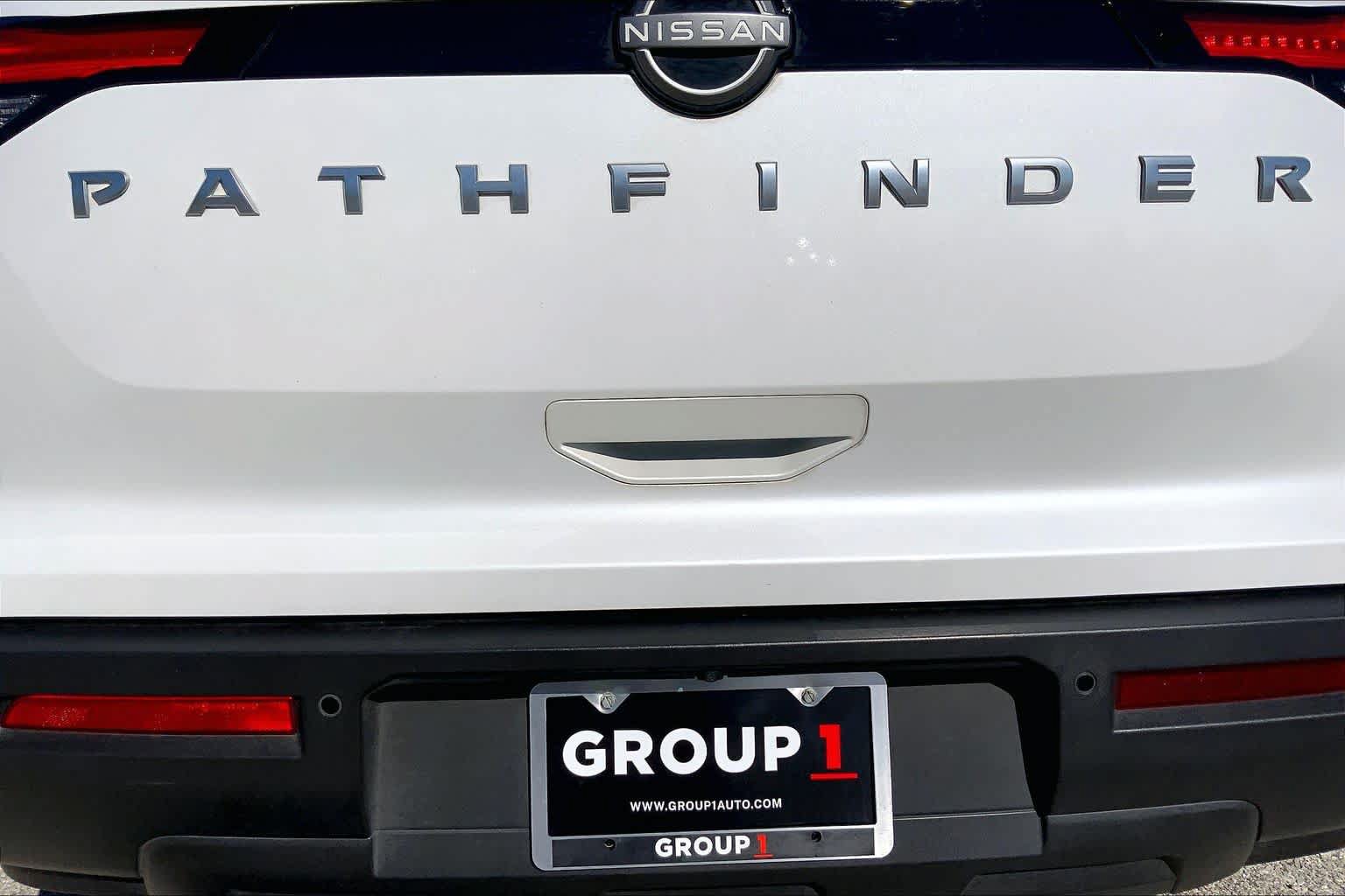 Used 2025 Nissan Pathfinder SV w/ Cargo Package FWD image 10