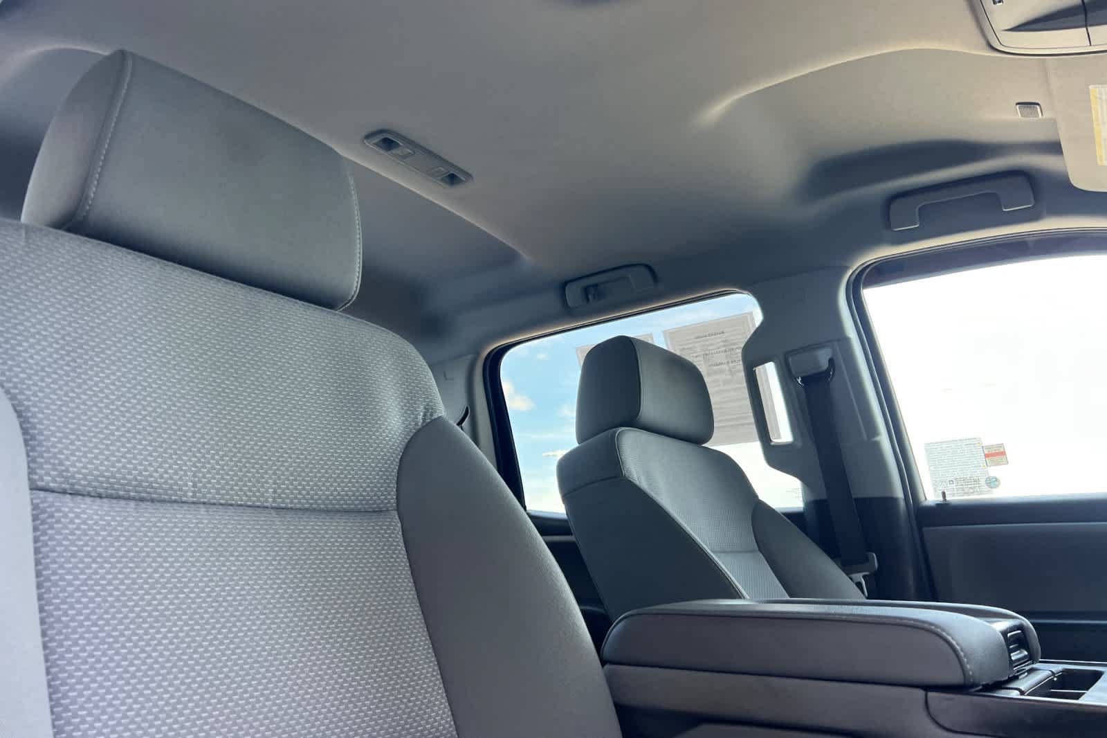 Used 2018 Chevrolet Silverado 1500 Custom w/ Trailering Package RWD image 16