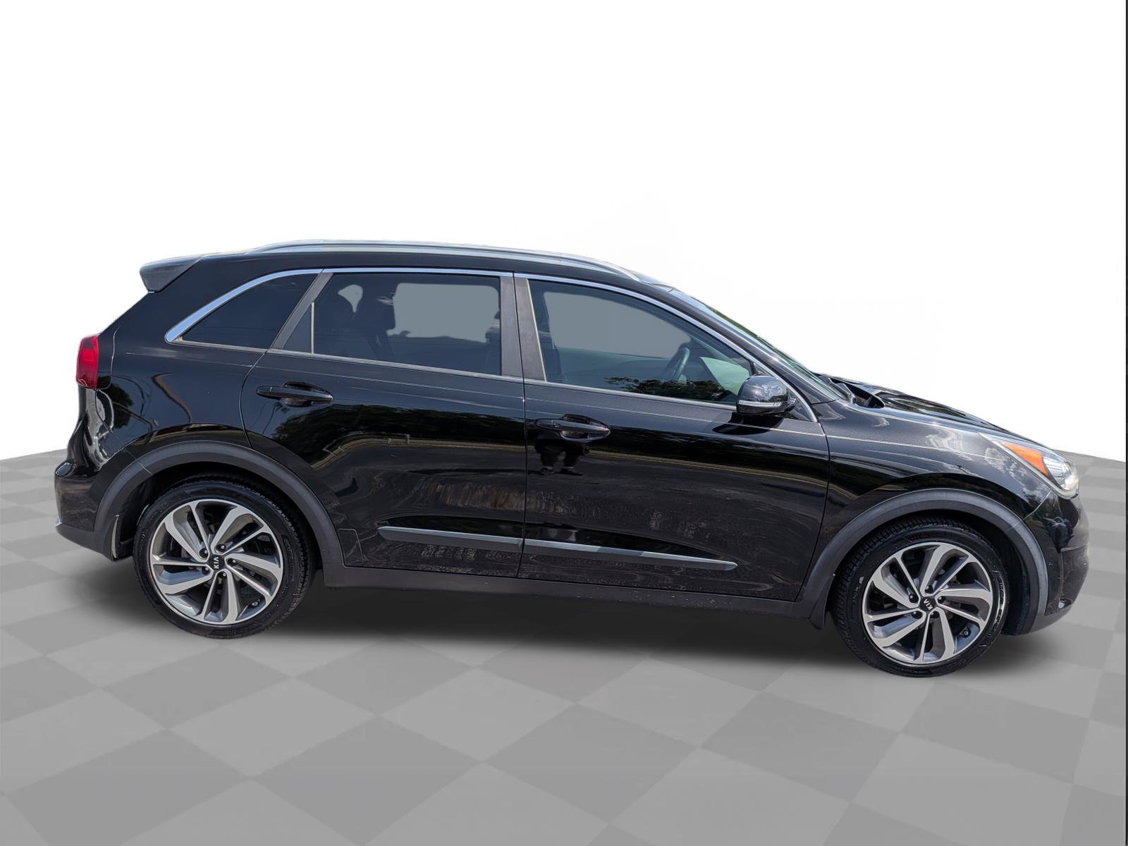 Used 2019 Kia Niro Touring w/ Paint Protection Film Package FWD image 3