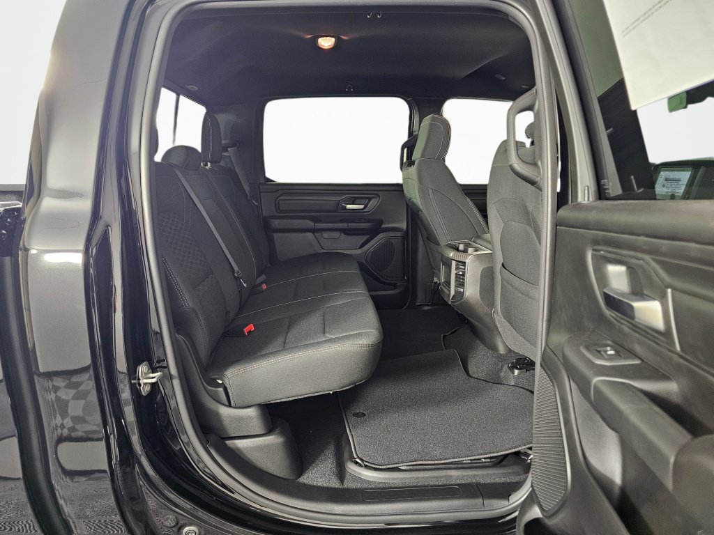 New 2026 RAM 1500 Express AWD/4WD image 35