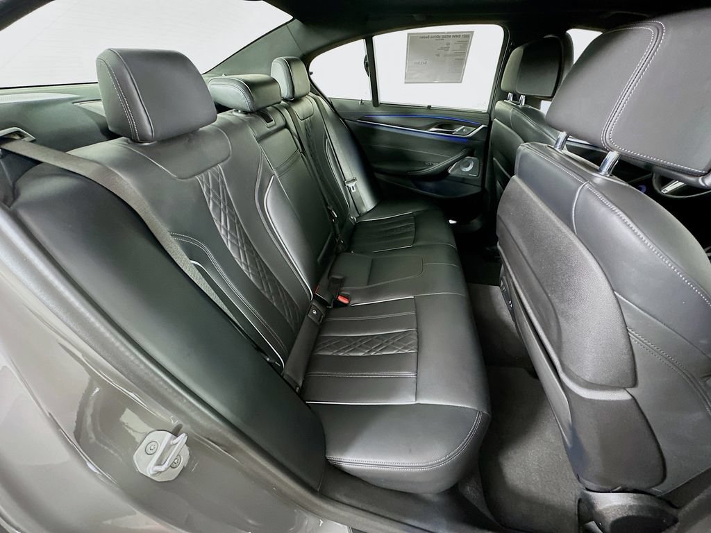 Used 2021 BMW M550i xDrive AWD/4WD image 36