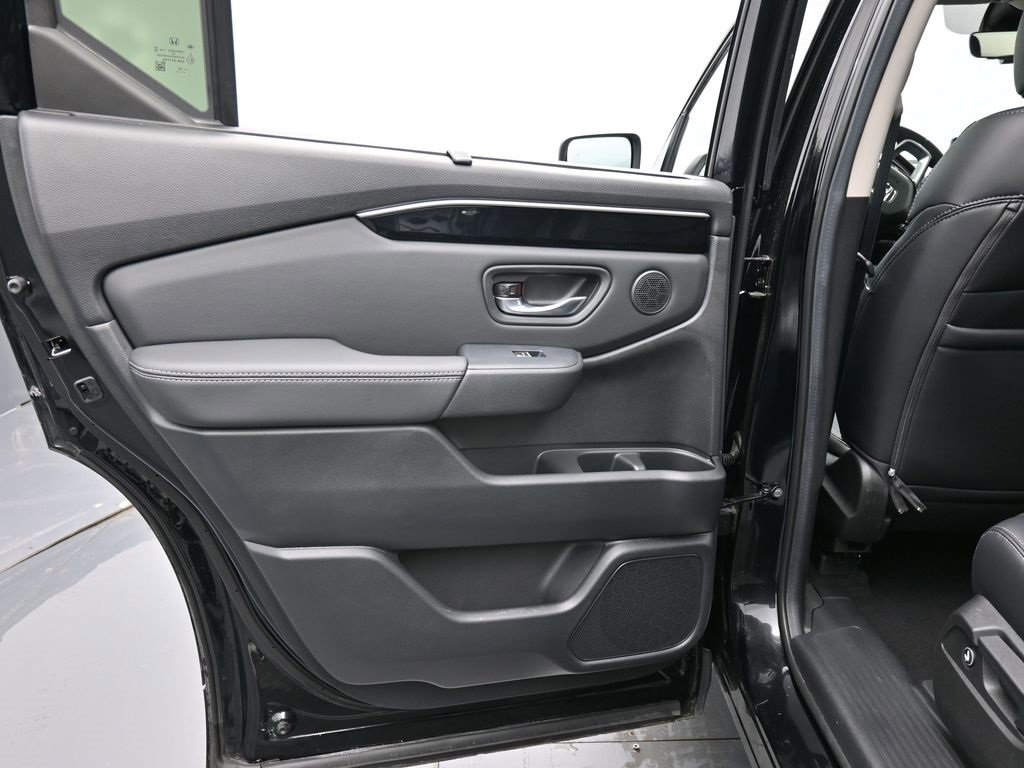 Certified 2025 Honda Pilot Touring image 35