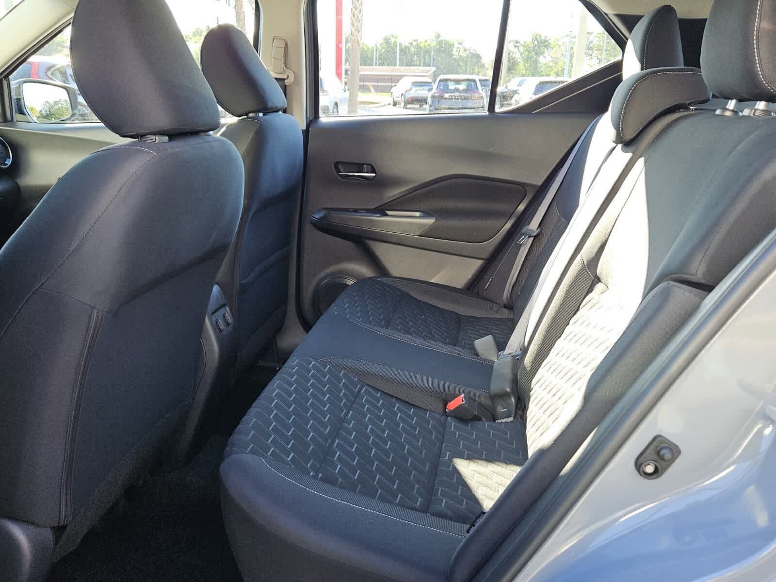 Used 2023 Nissan Kicks SV FWD image 4