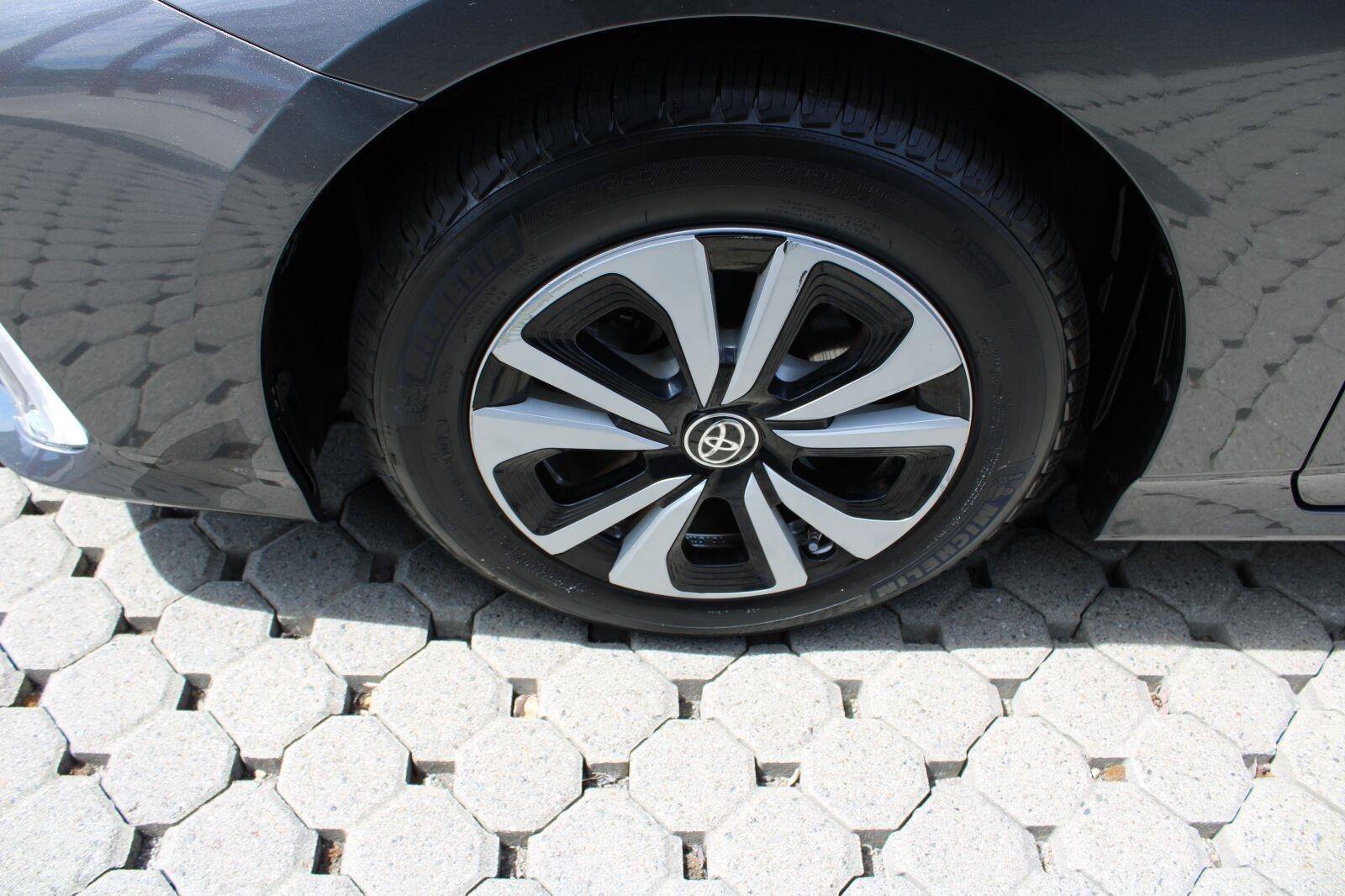 Used 2019 Toyota Prius Prime Plus FWD image 12