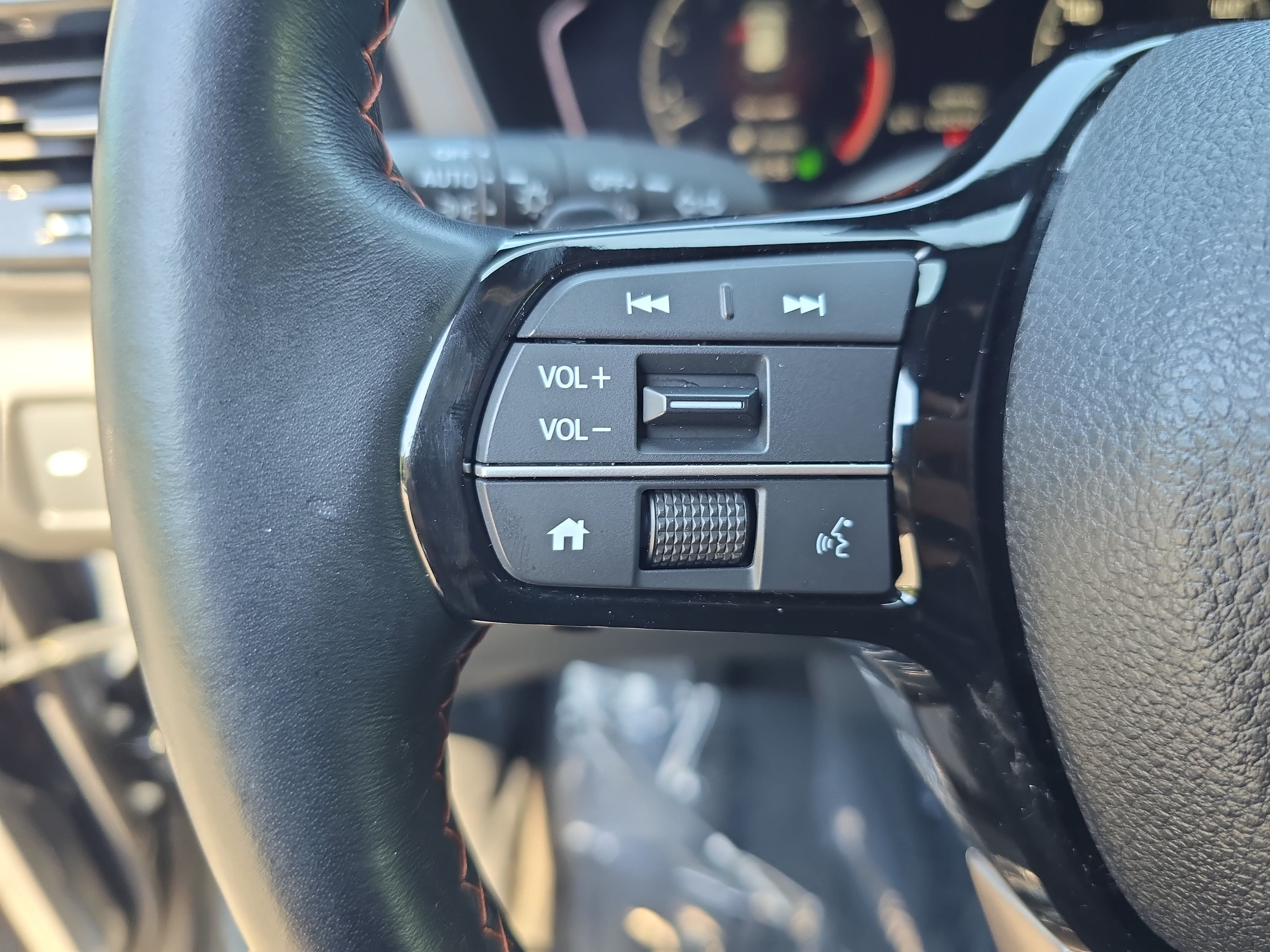 Certified 2025 Honda Pilot TrailSport image 18
