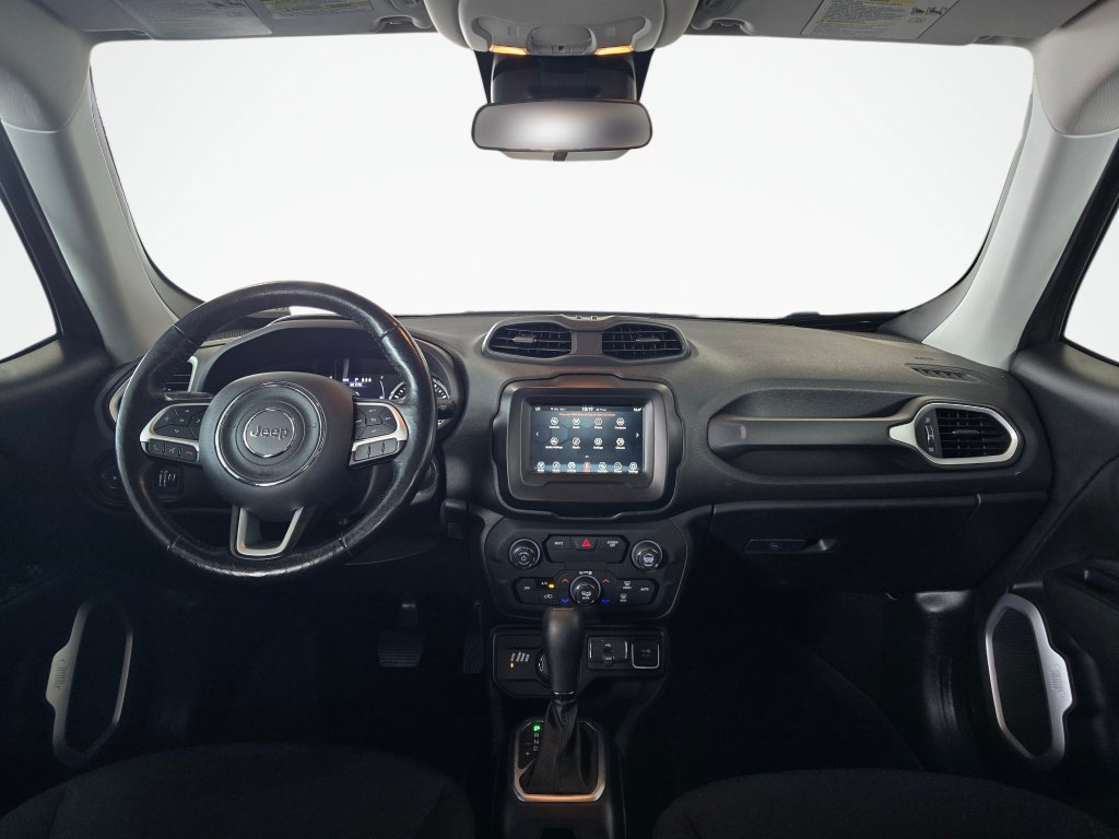 Used 2019 Jeep Renegade Latitude w/ Cold Weather Group AWD/4WD image 35