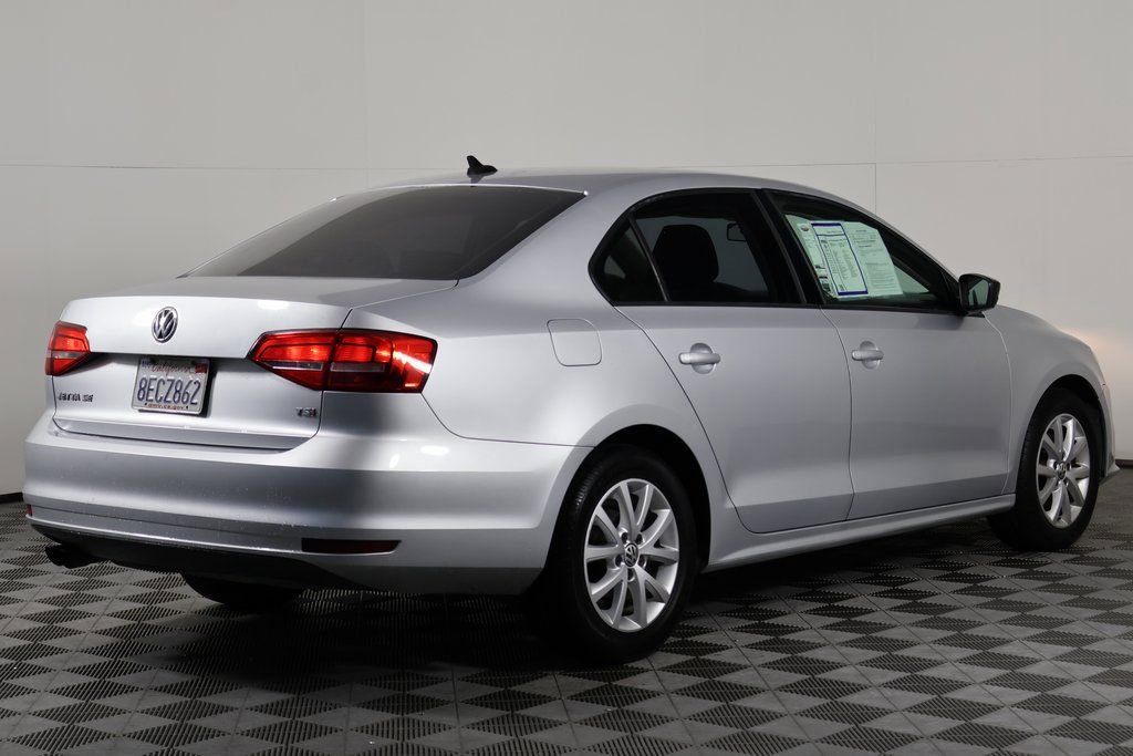 Used 2015 Volkswagen Jetta SE image 4