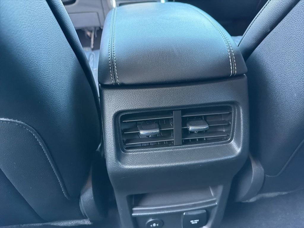 Used 2024 Ford Edge Titanium image 16