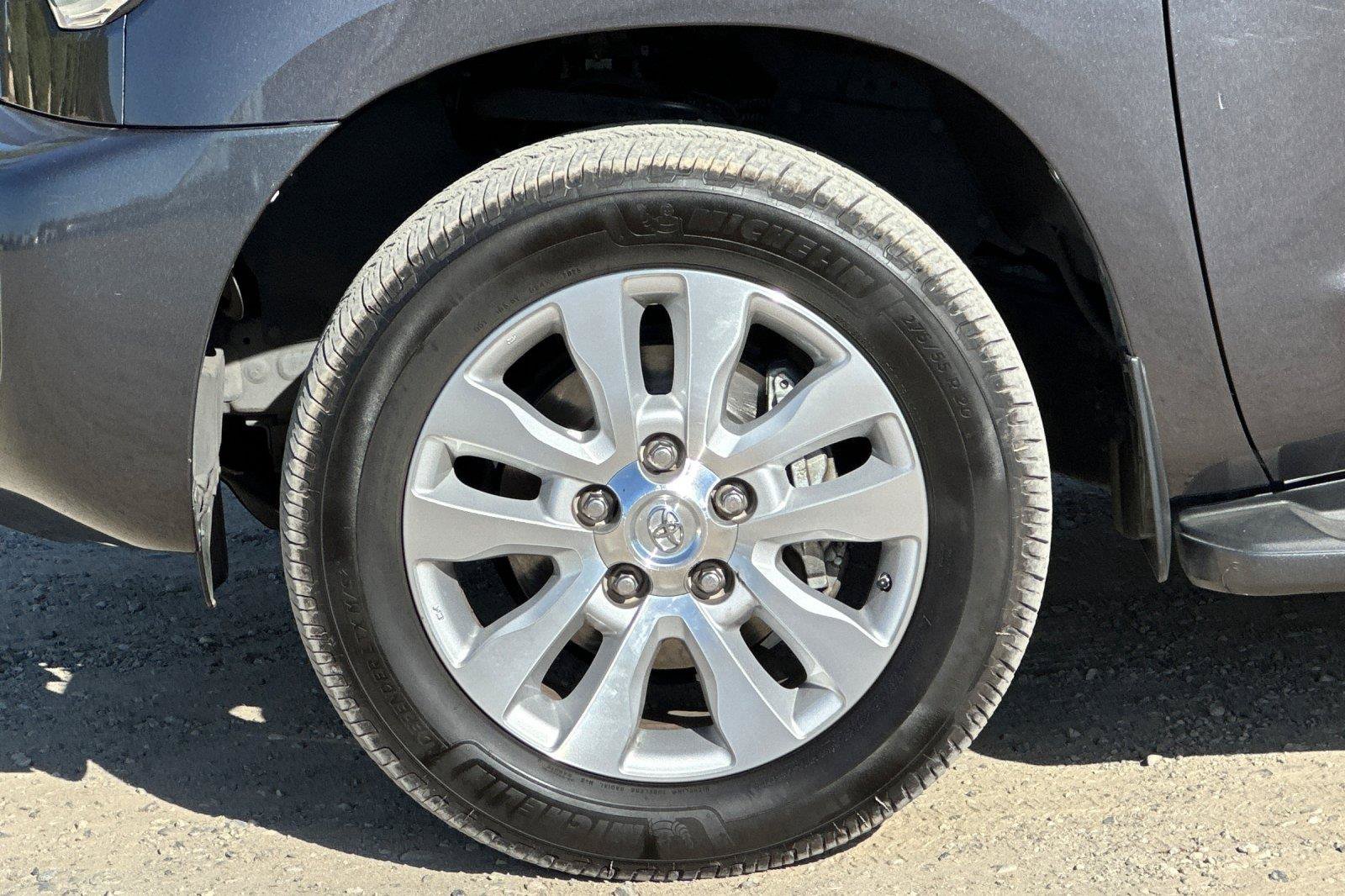 Used 2018 Toyota Sequoia Platinum w/ Carpet Mat Package AWD/4WD image 25