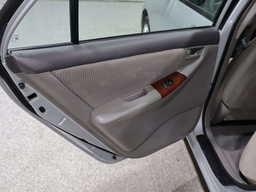 Used 2006 Toyota Corolla LE FWD image 18