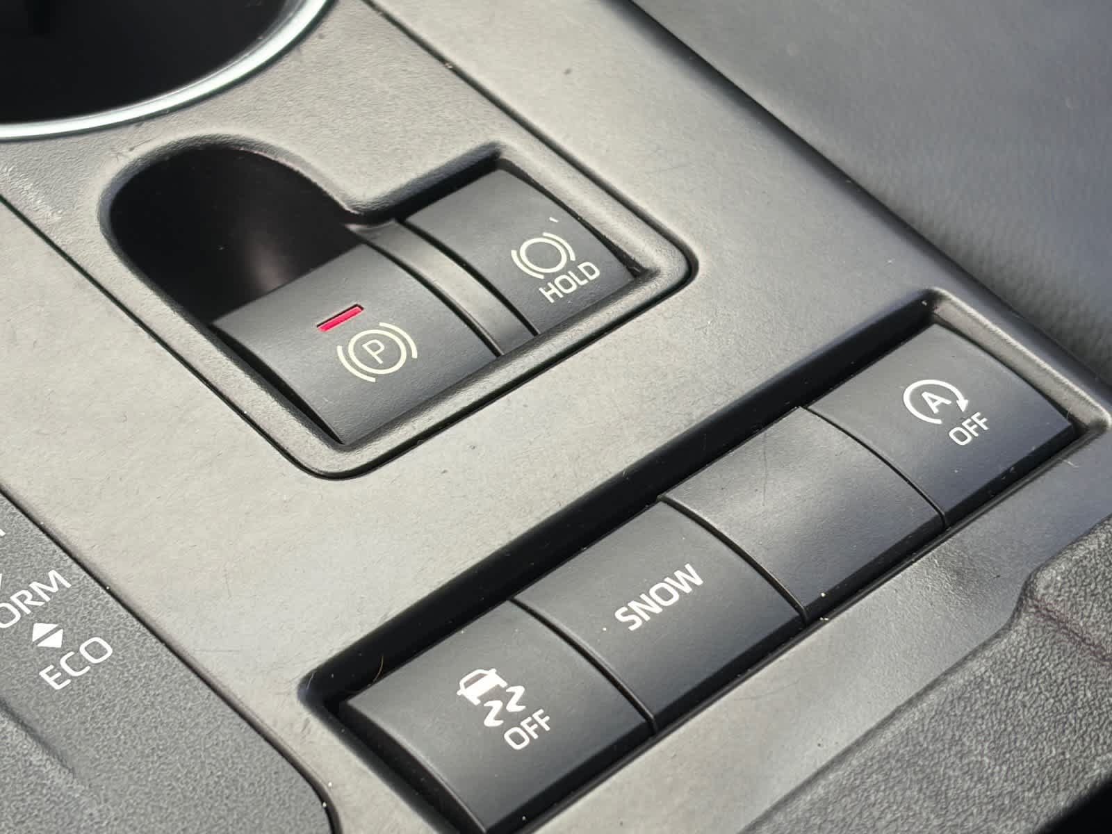 Used 2021 Toyota Highlander XLE FWD image 32