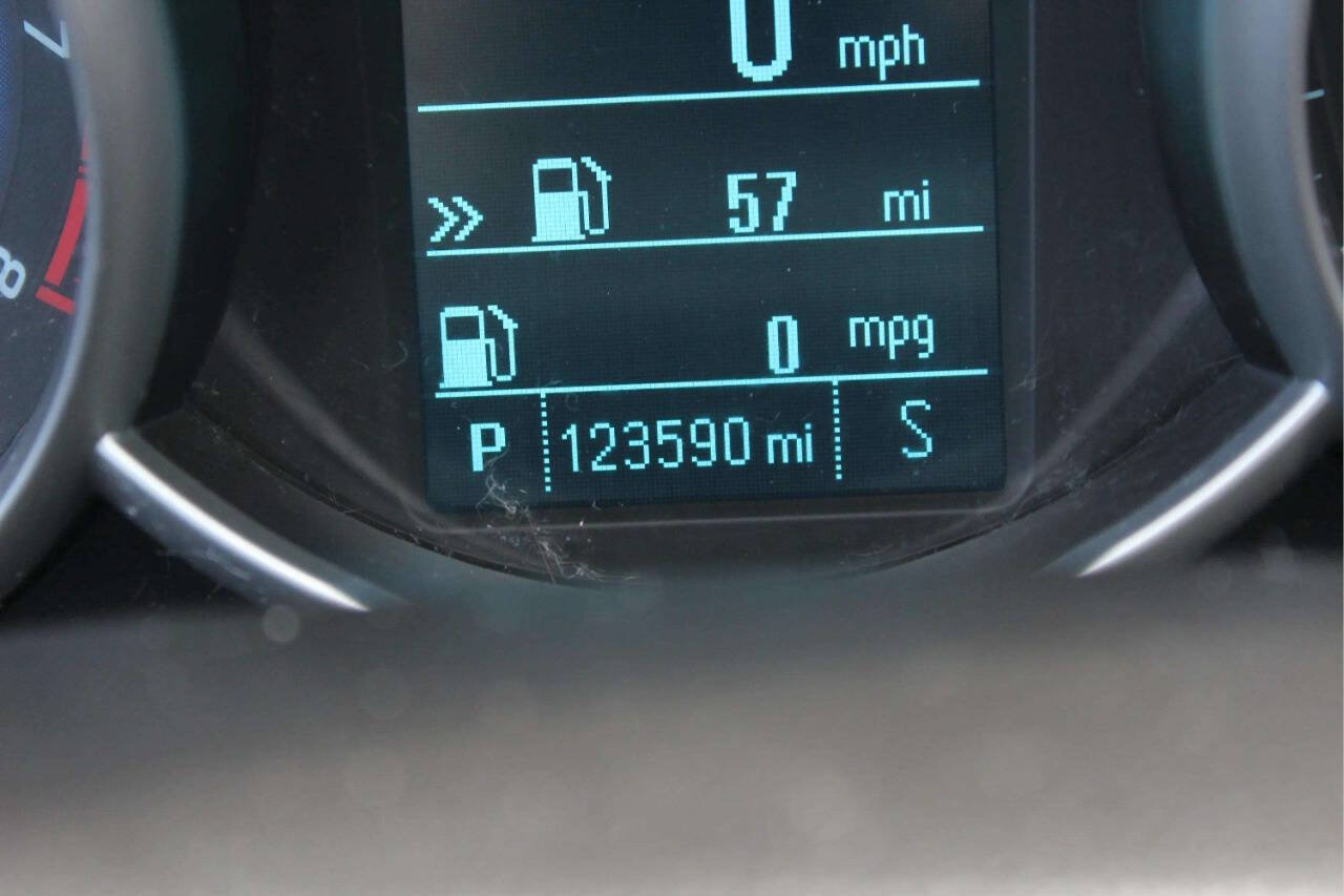 Used 2015 Chevrolet Cruze LT FWD image 9