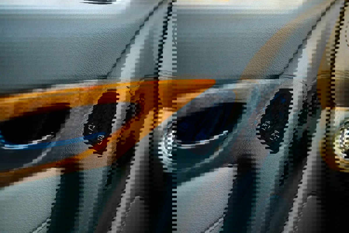 Used 2005 Mercedes-Benz SL 500 image 13