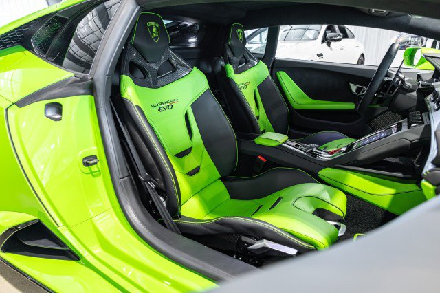Used 2022 Lamborghini Huracan EVO RWD image 45