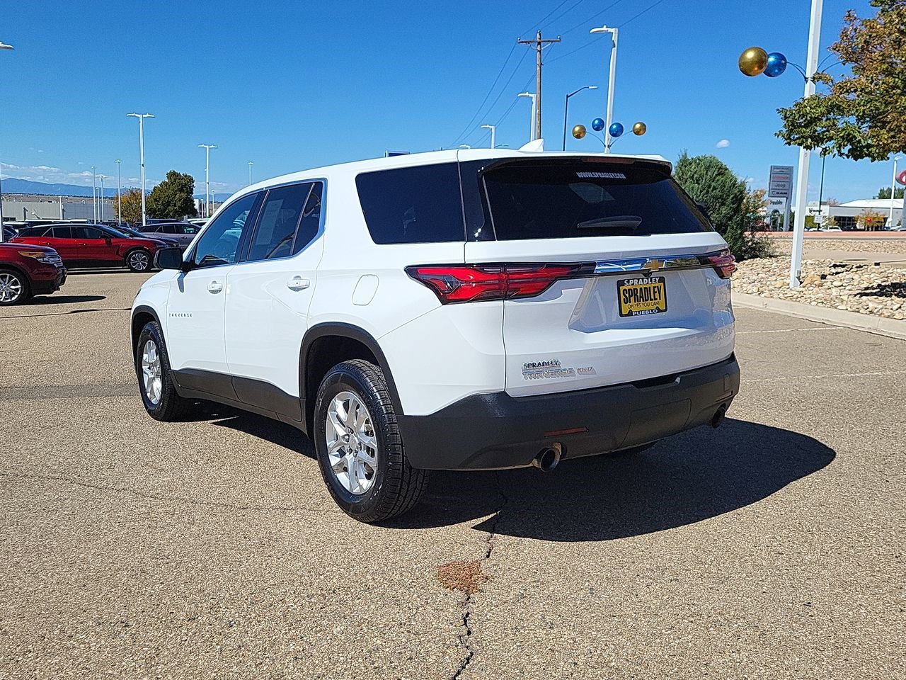 Used 2023 Chevrolet Traverse LS image 6