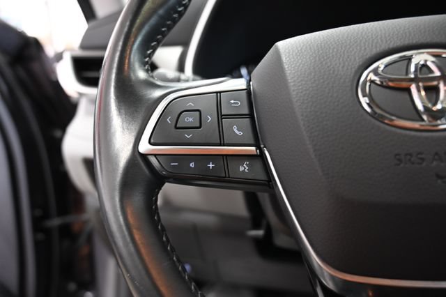 Used 2021 Toyota Highlander XLE AWD/4WD image 26