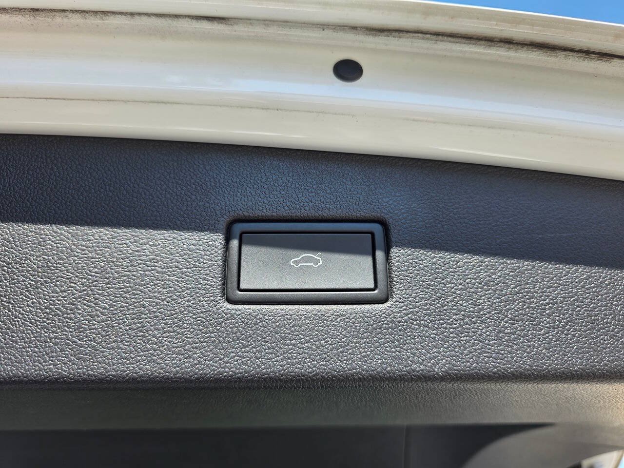 Used 2022 Volkswagen Tiguan SE FWD image 43