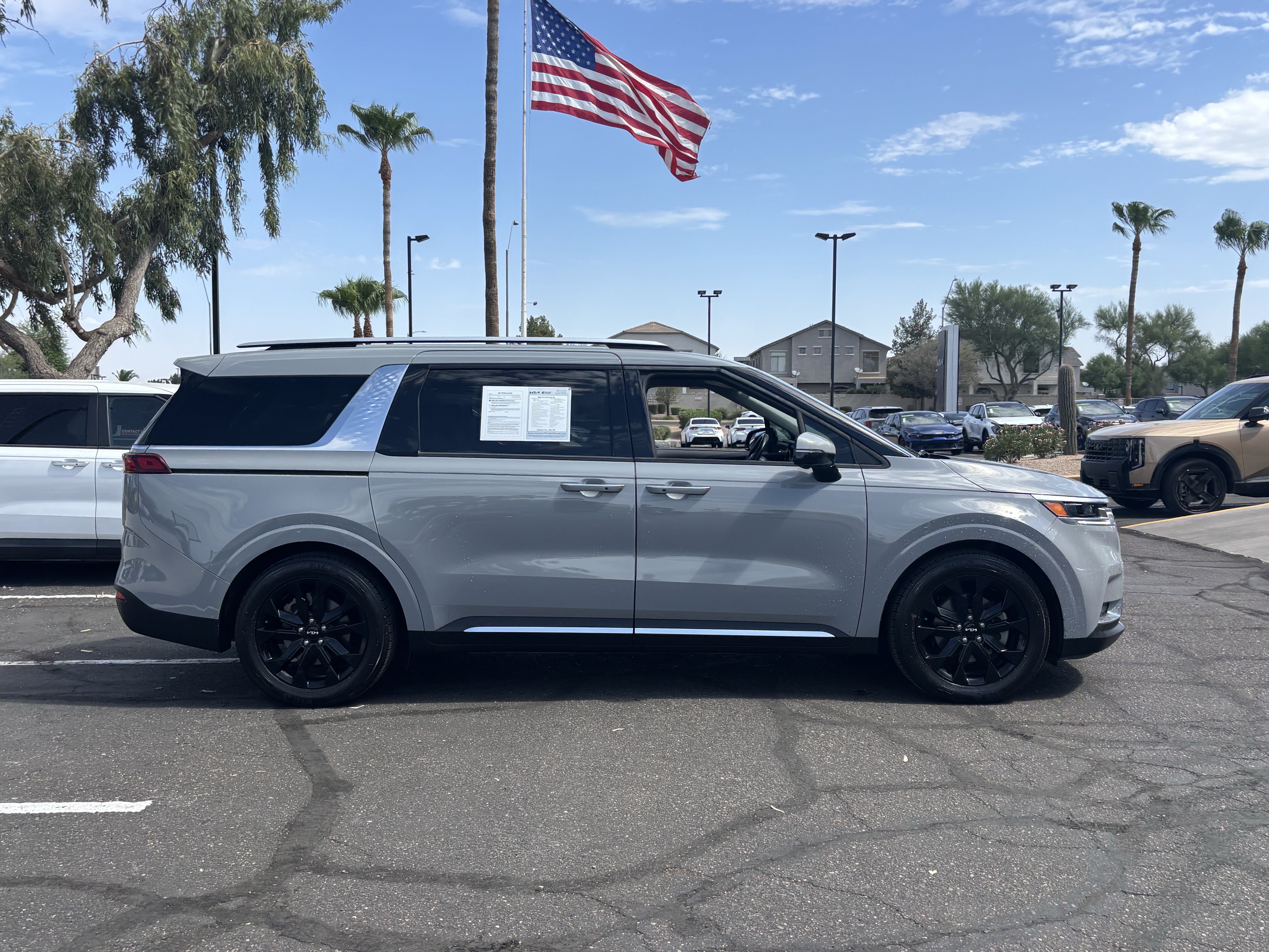 Used 2022 Kia Carnival SX FWD image 2