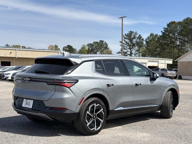 Used 2025 Chevrolet Equinox EV LT w/ Convenience Package image 9