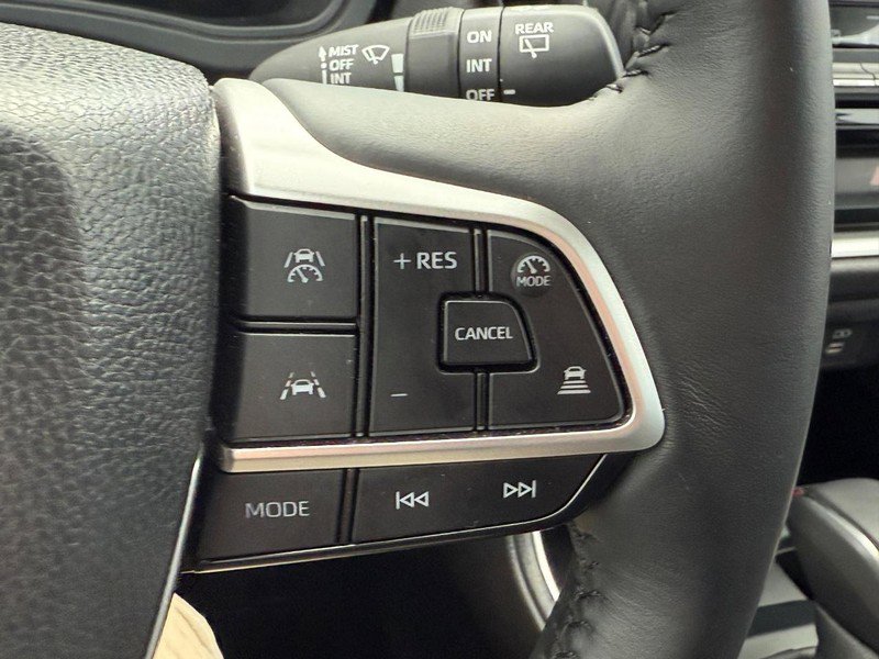 Certified 2025 Toyota Grand Highlander AWD image 19