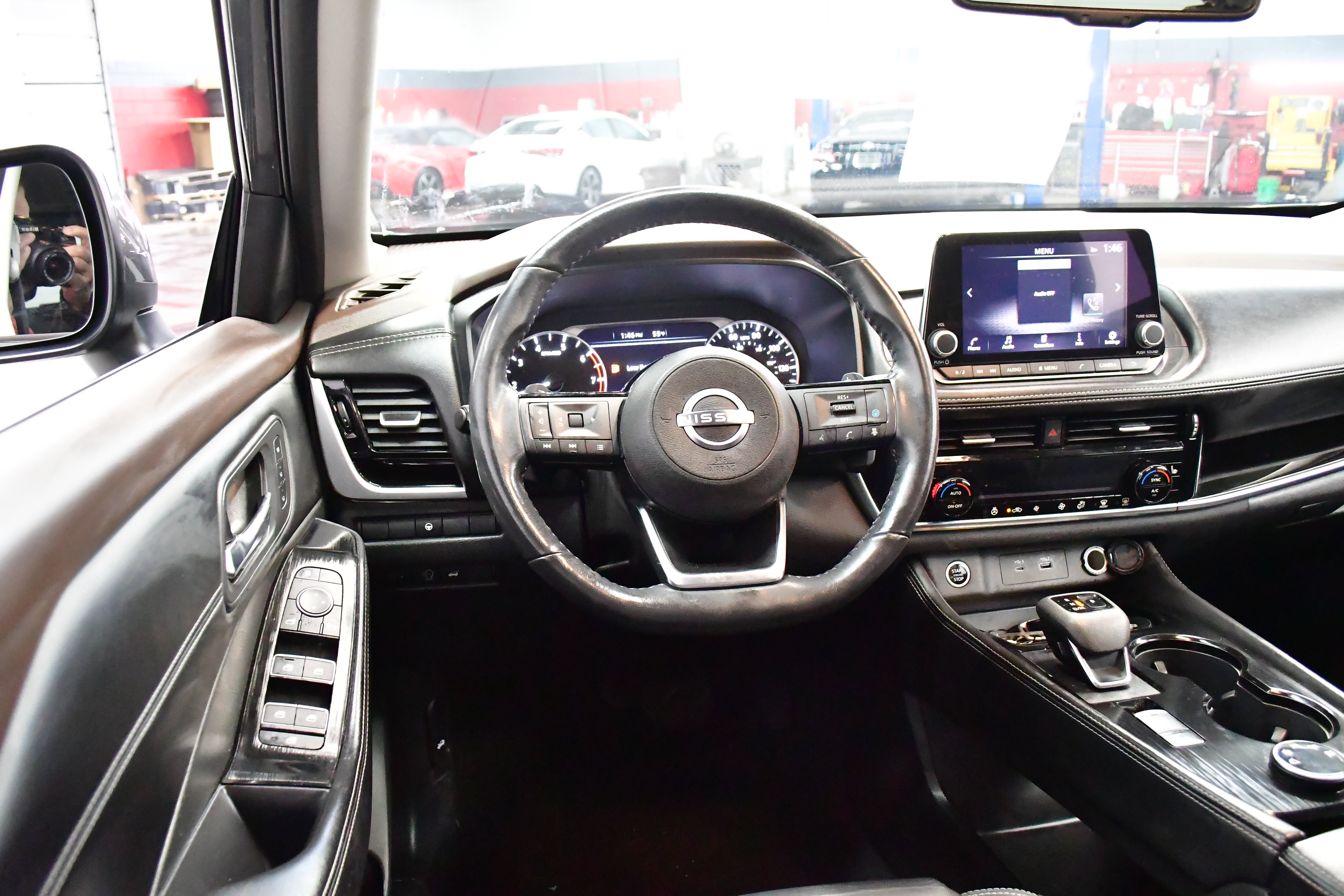 Used 2023 Nissan Rogue SL image 8