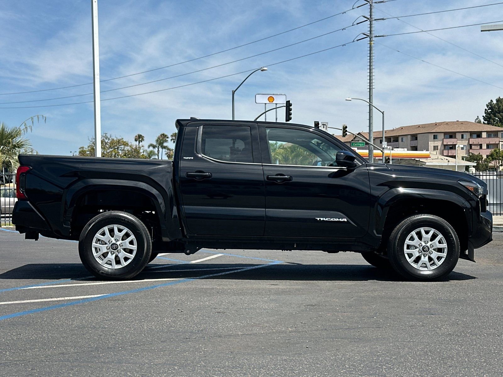 Used 2025 Toyota Tacoma SR5 RWD image 6