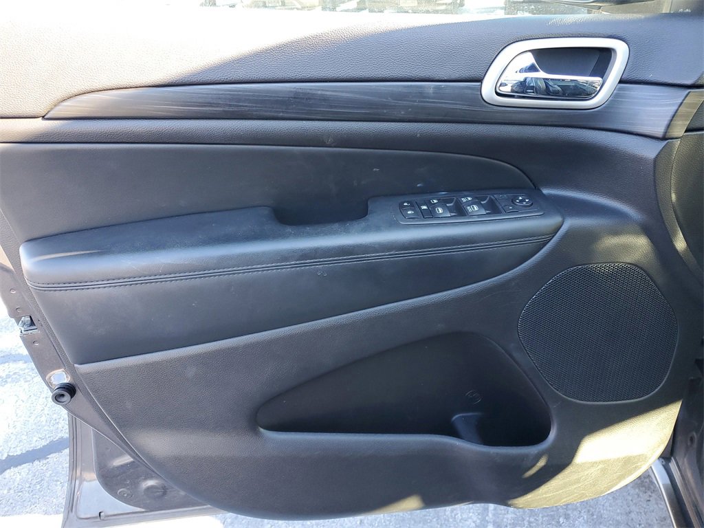 Used 2021 Jeep Grand Cherokee Laredo X image 21